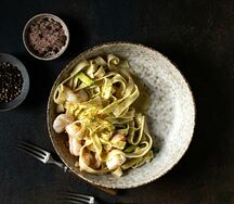 Тальятелле с креветками и цукини