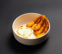 Тигровые креветки в панировке с соусом сливочный васаби