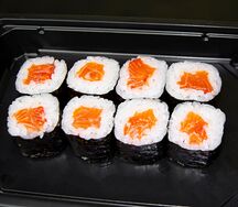 Хосомаки с лососем