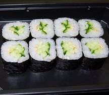 Хосомаки с огурцом