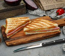 Сэндвич с ветчиной и сыром