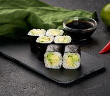 Ролл с авокадо