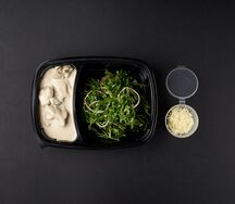 Теплый салат с куриной печенью