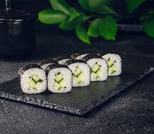 Ролл с огурцом