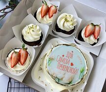 Бенто-торт и 5 капкейков Прекрасной