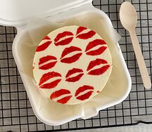 Бенто-торт Поцелуй