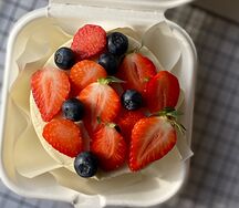 Бенто-торт с ягодами