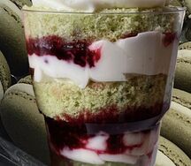 Трайфлы фисташка-малина