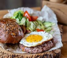 Завтрак с бифштексом