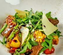 Теплый салат с говядиной