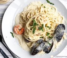 Паста с морепродуктами в сливочном соусе
