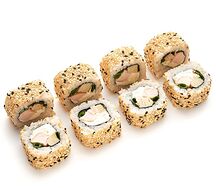 Ролл с курицей в кунжуте
