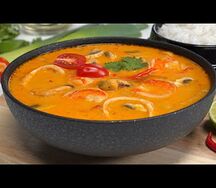 Том Ям с кальмаром