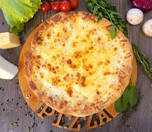 Пицца Четыре сыра из печи