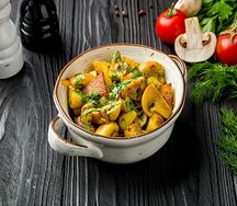 Картофель с грибами и луком