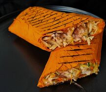 Шаурма в сырном лаваше