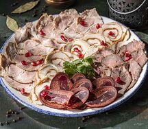 Ассорти из мясных закусок