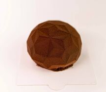 Муссовое пирожное Сникерс