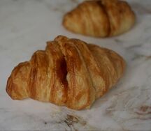 Круассан карамельный