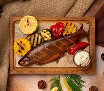 Форель радужная с овощами