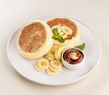 Панкейки с шоколадом и бананом