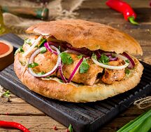 Шашлык из филе курицы в хлебе