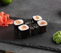 Маки с лососем