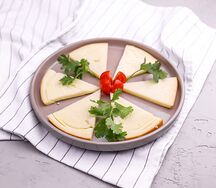 Копчёный сыр сулугуни