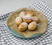 Орешки с варёной сгущенкой