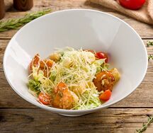 Салат цезарь с креветками