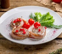 Медальоны из свинины