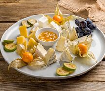 Ассорти европейских сыров