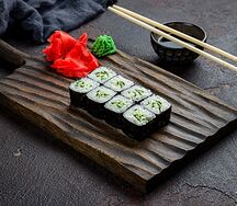 Ролл с огурцом