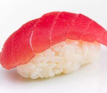 Суши с тунцом