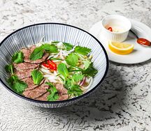 Фо-Бо с говядиной и рисовой лапшой