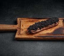 Эклер с маком