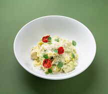 Феттуччине с курицей и сливочным песто