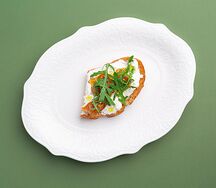 Брускетта с козьим сыром
