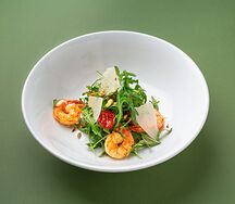 Креветки с рукколой и пармезаном