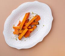 Брусочки запеченного батата