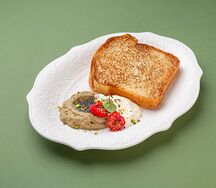 Паштет из куриной печени с бриошью