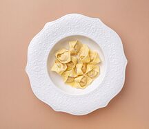 Маленькие итальянские пельмени с курицей