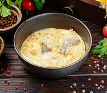 Куриная печень в белом сливочном соусе