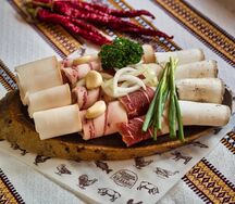 Ассорти из домашнего сала