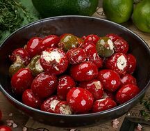 Ассорти перцев Греко, фаршированных сыром фета