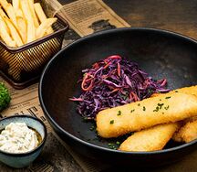 Фиш & Чипс с Коул Слоу и картофелем фри