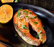 Стейк из лосося на гриле