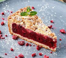 Вишневый пирог с масляной крошкой