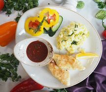 Судак запеченный с картофелем и луком-порей