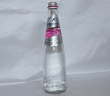 Минеральная вода San Benedetto с газом